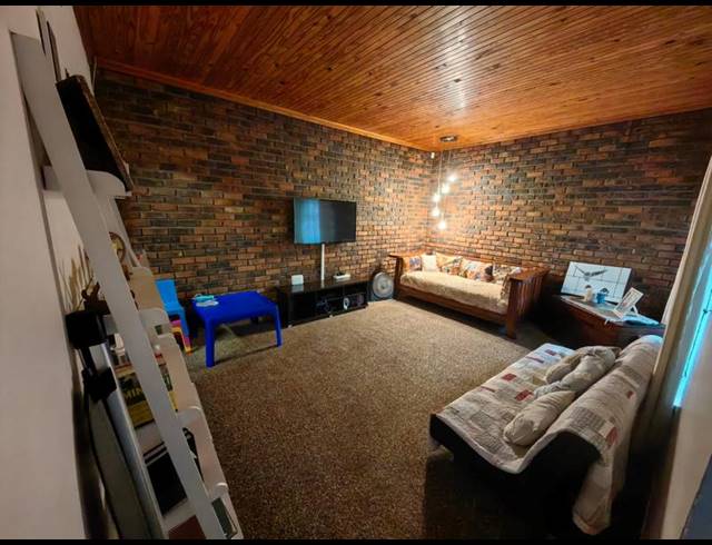 3 BEDROOM HOUSE FOR SALE IN VANDERBIJLPARK SE 3